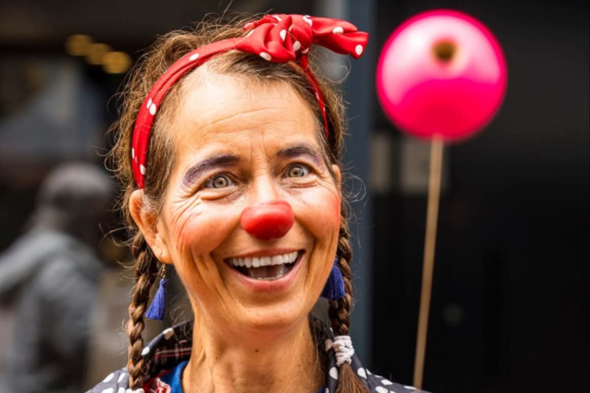 Für jede Feier ist Clownin Funny zu buchen Walk Acts, Werbung, Modellierballons, Riesenseifenblasen, Funny bringt Freude auf jede Veranstaltung
