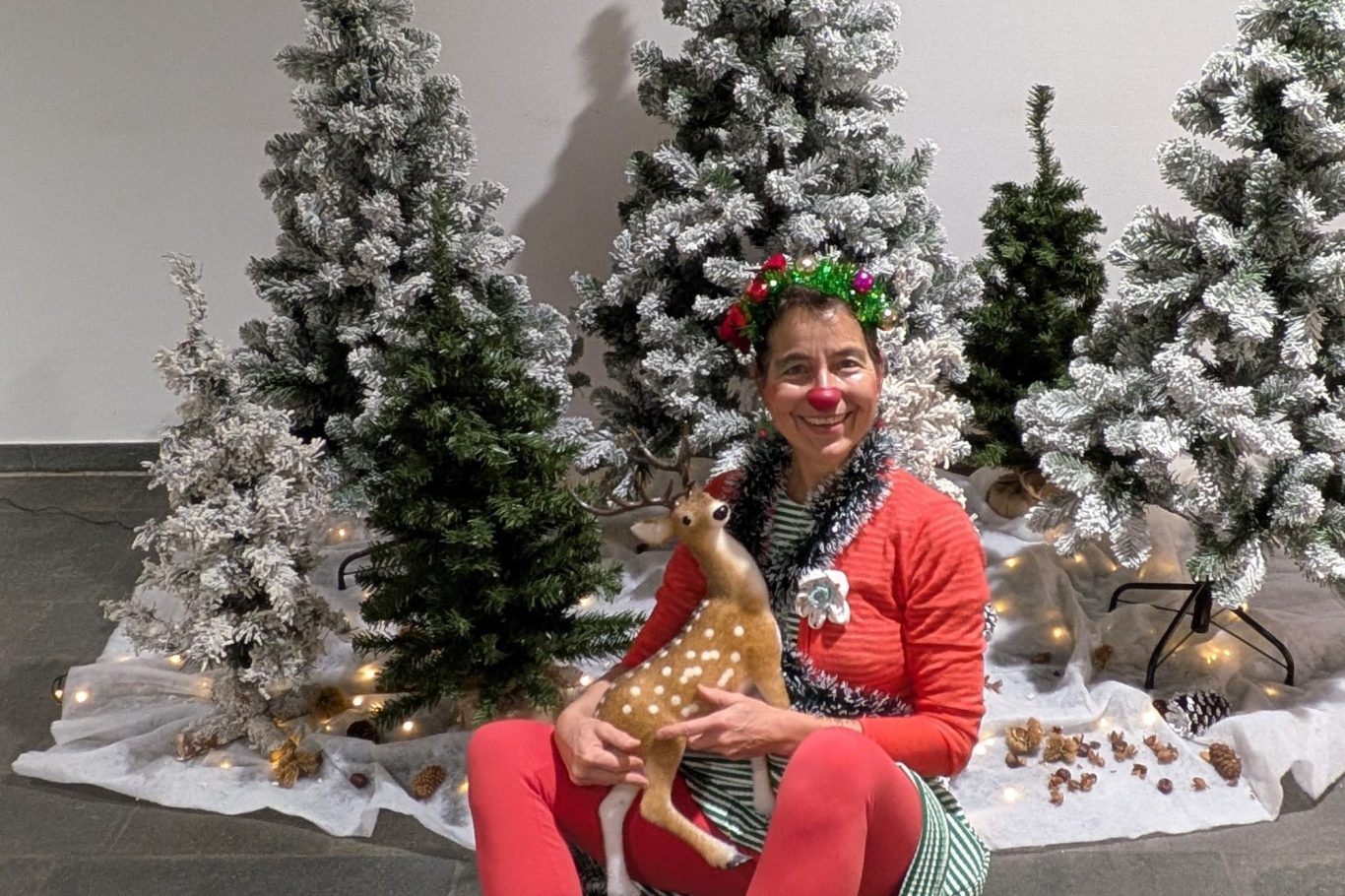 Funny zu Weihnachten oder zu Ostern Funny als Weihnachtsengel oder Osterhase mit roter Nase, zu jeder Jahreszeit im Einsatz